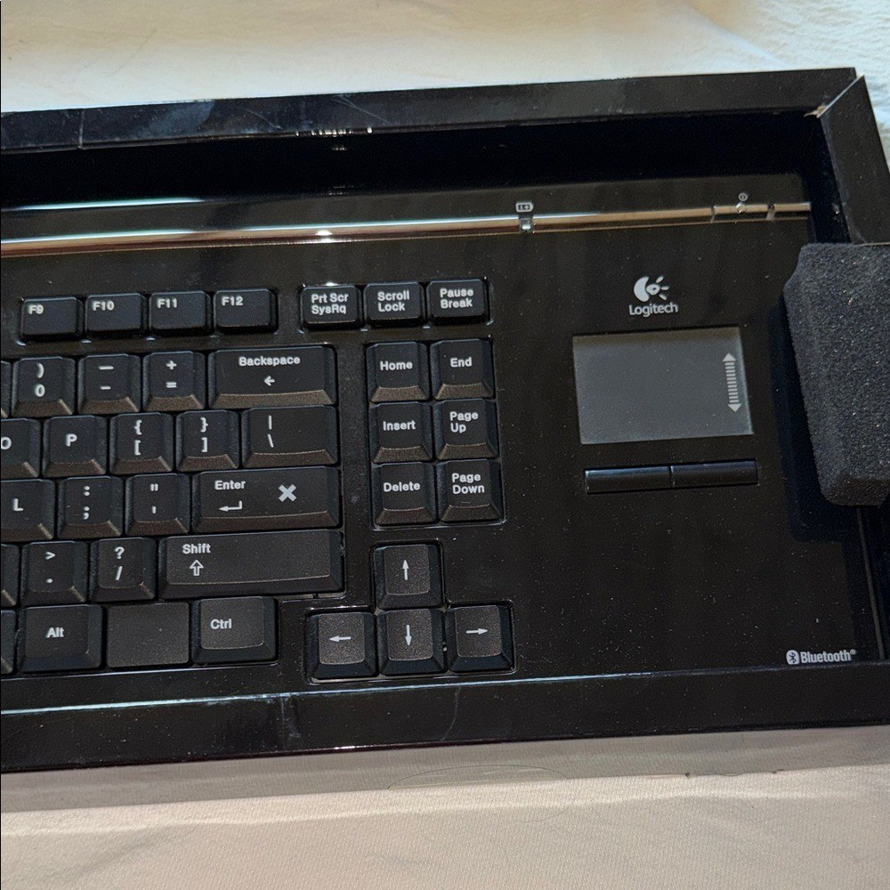 Logitech Cordless MediaBoard Pro for PlayStation 3