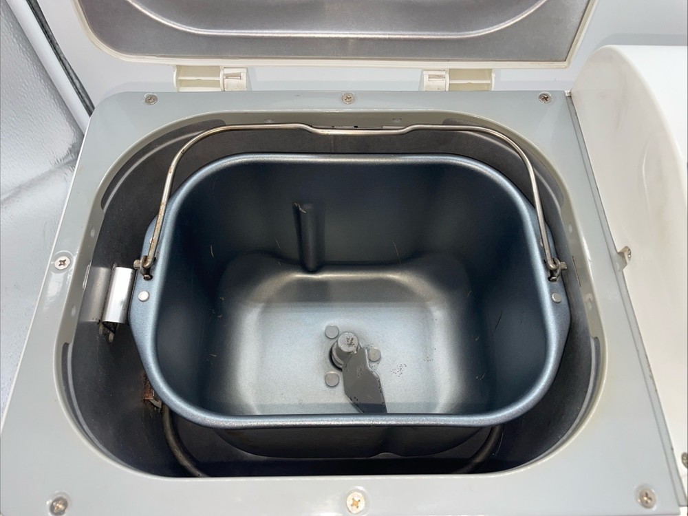 Oster Bread Maker 58-Minute Expressbake 2 lb Model 5834