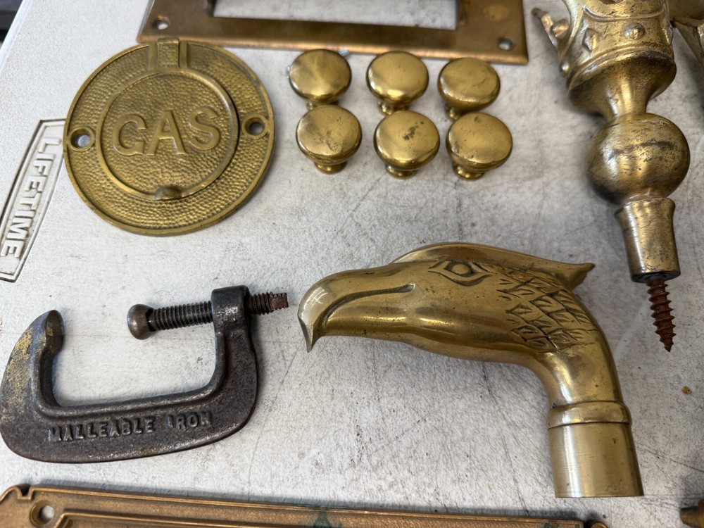 VINTAGE DRAWER PULLS, HARDWARE, DOOR KNOCKER MIXED LOT