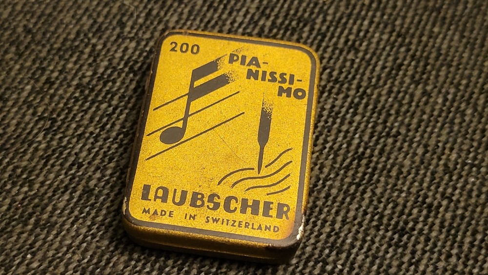 Gramophone phonograph needle Tin Laubscher