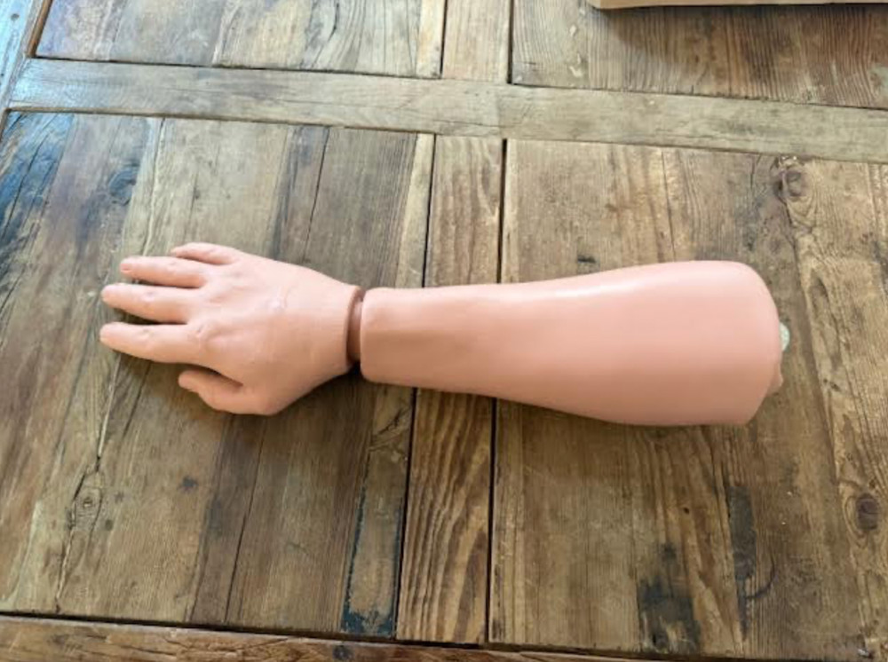 Plastic hand and arm approx 19"