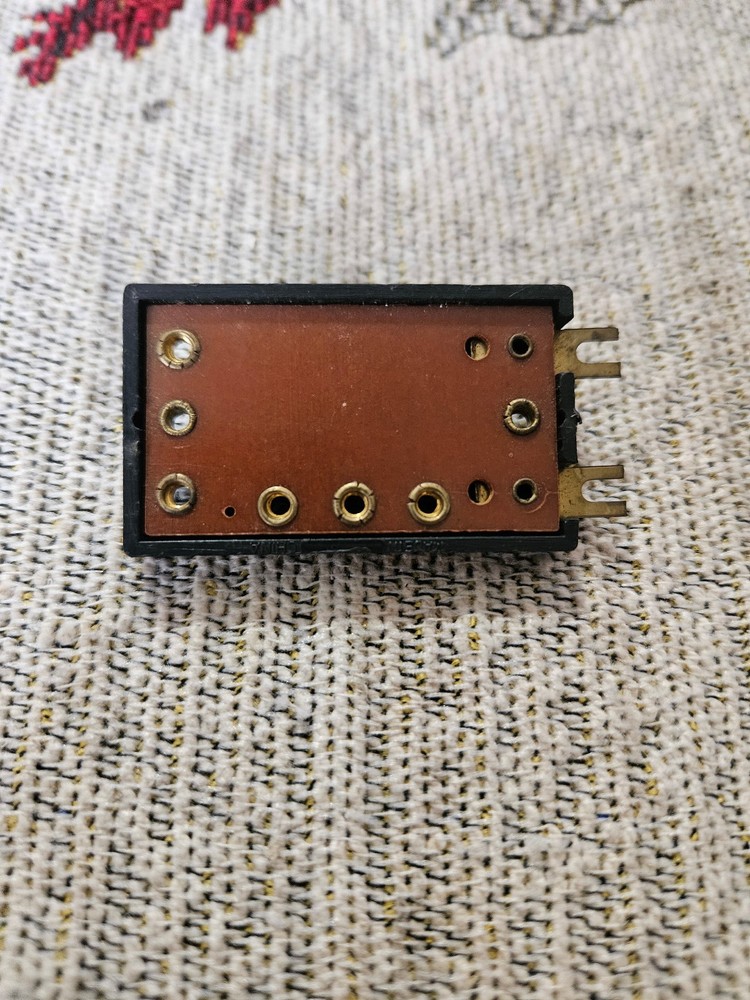 HO scale slide switch -- Train layouts -- Brand unknown