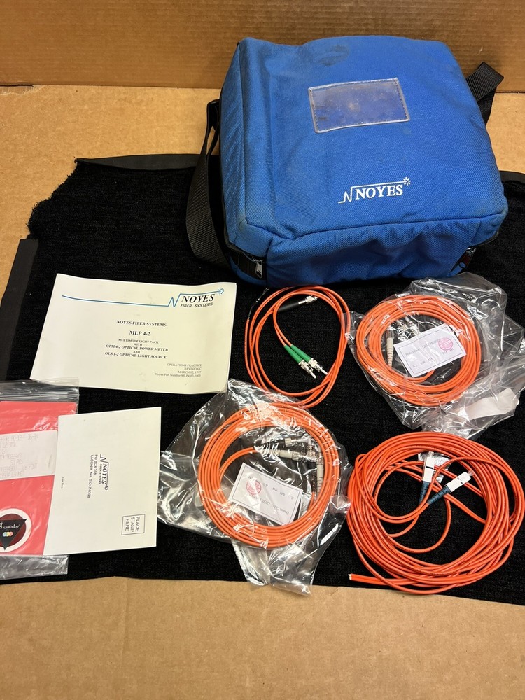 Noyes Optical Power Meter with Blue Case, and optical light source w/ carry bag!