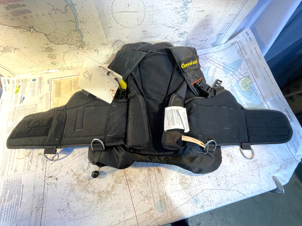 Cressi-Sub "BCD" Buoyancy Compensator Size: "Medium"