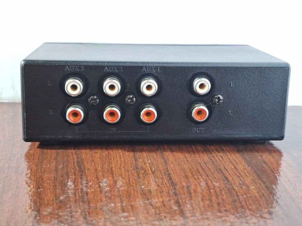 USED Radio Shack 3 Component Stereo Audio Source Selector Model 42-2112