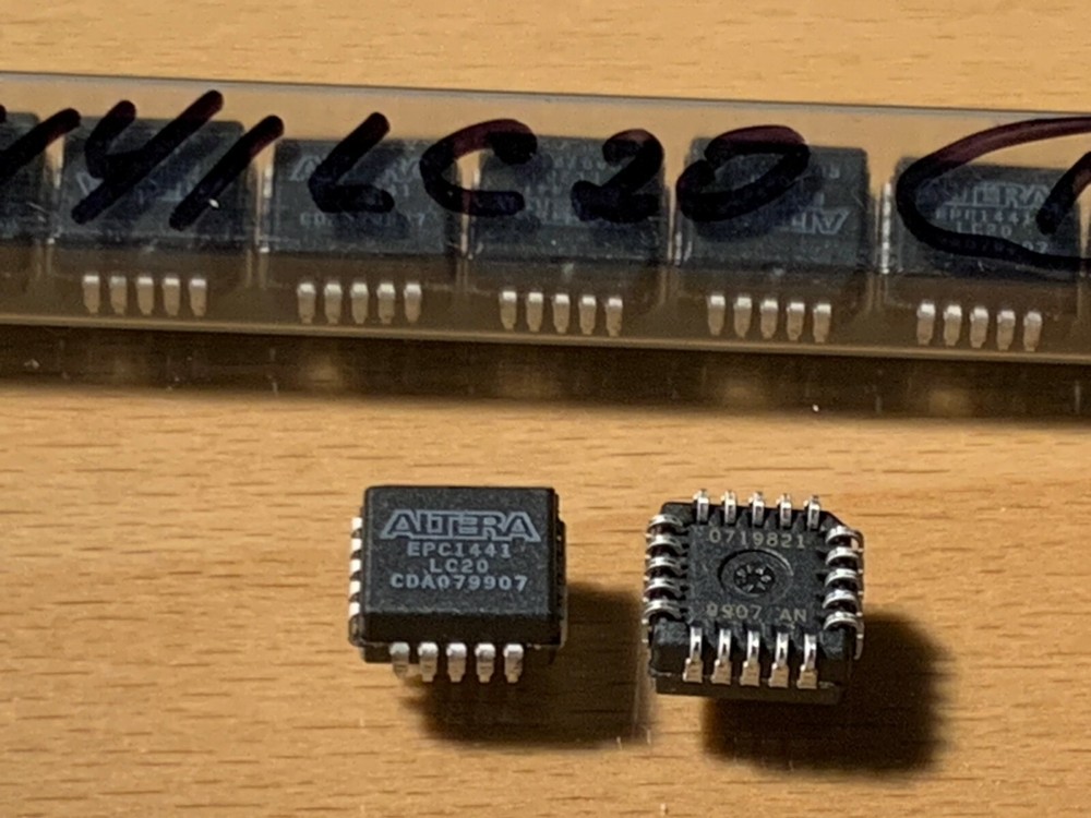 EPC1441LC20 ALTERA Configuration Memory, 440800X1, Serial, CMOS, PLCC20