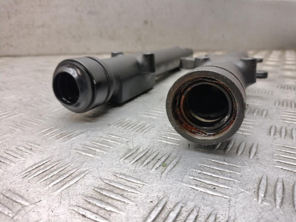 2017 YAMAHA YS 125 x2 Fork Bottoms