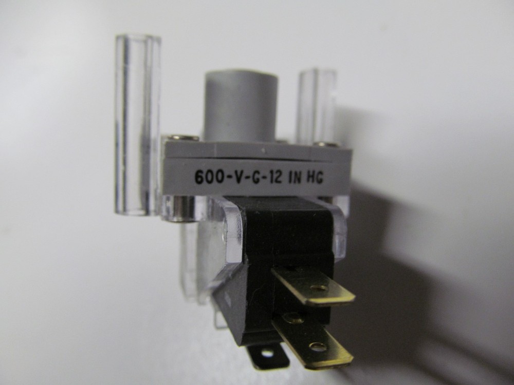MICRO PNEUMATIC LOGIC PRESSURE SENSOR 600-V-G-12 IN HG with Micro Switch .