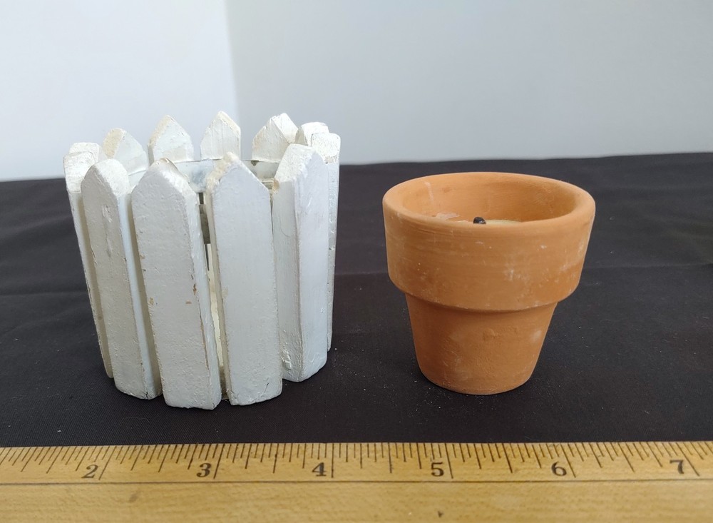 SMALL PICKET FENCE CANDLE HOLDER