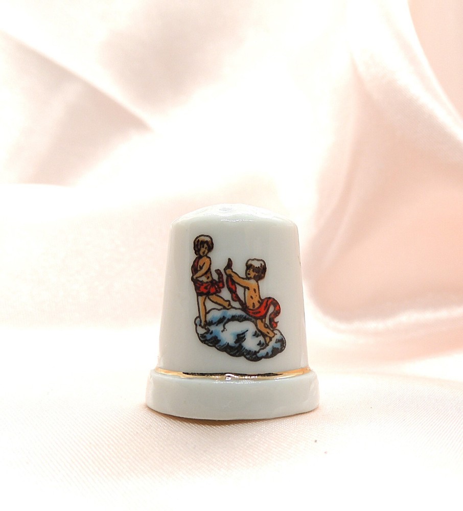 Porcelain Thimble Two Cherubs