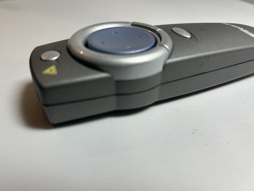 Targus PAUM30 Notebook Wireless Presenter Remote Control w/ Laser Pointer Gray