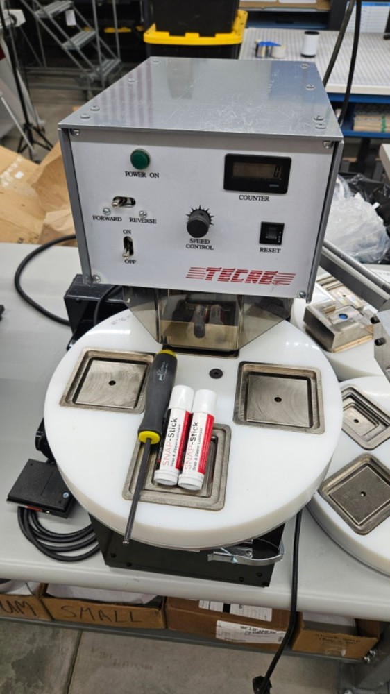 Tecre Model 1095 Electric Button Machine Complete System w/ 3 Diesets + Cutting