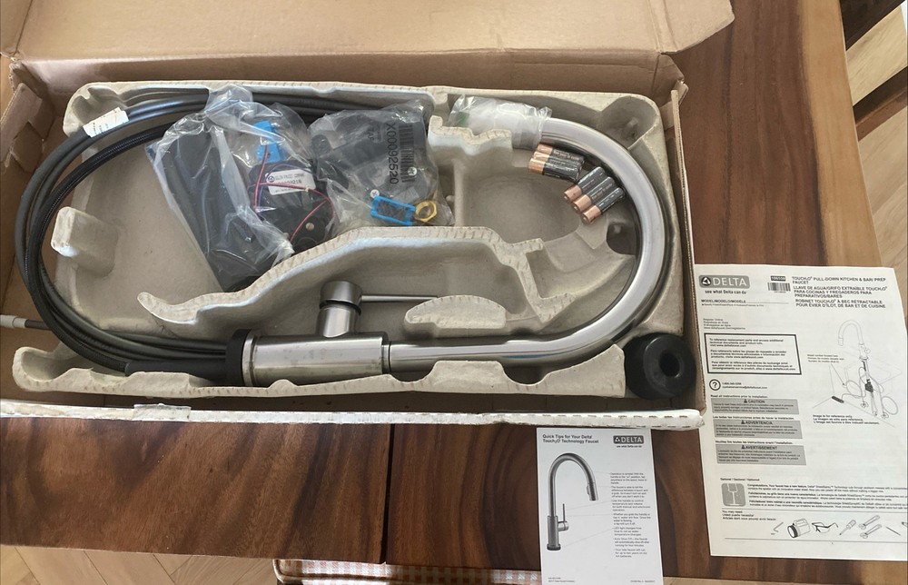 Delta 9159-DST Trinsic Pull-Down Kitchen Faucet, Chrome. NEW