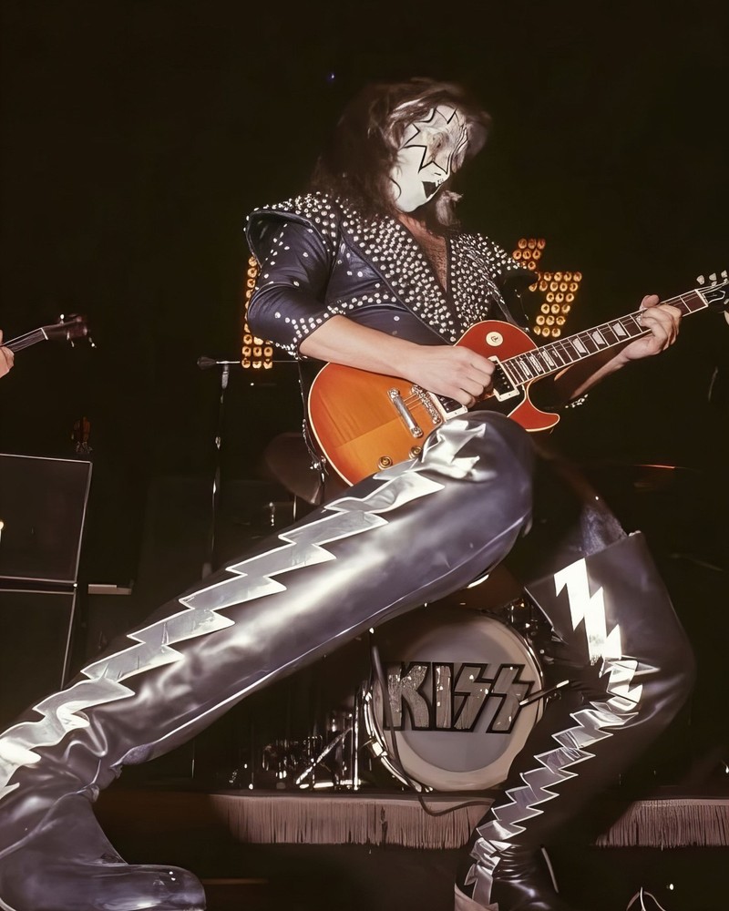 Ace Frehley KISS  8x10 Reprint