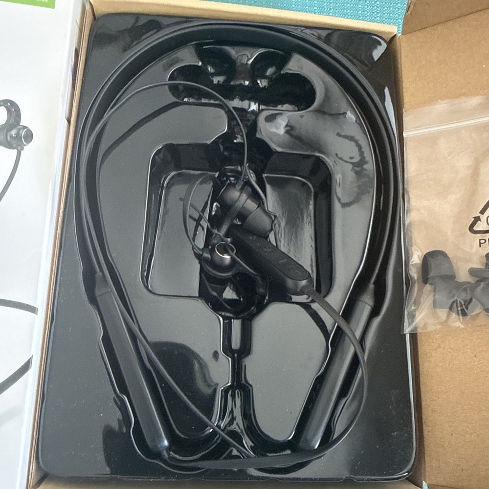 Avantree HT4186 Wireless In-Ear Headphones Transmitter Set