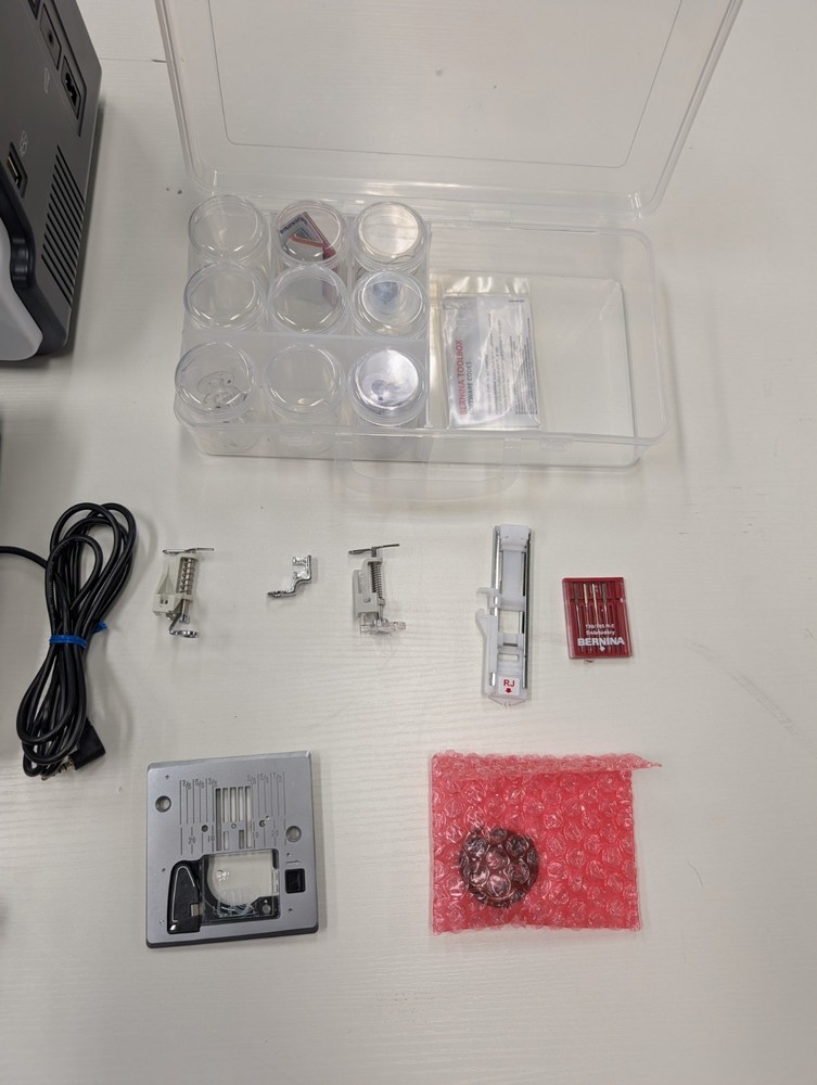 Bernette B79 ewing/Quilting/Embroidery Machine