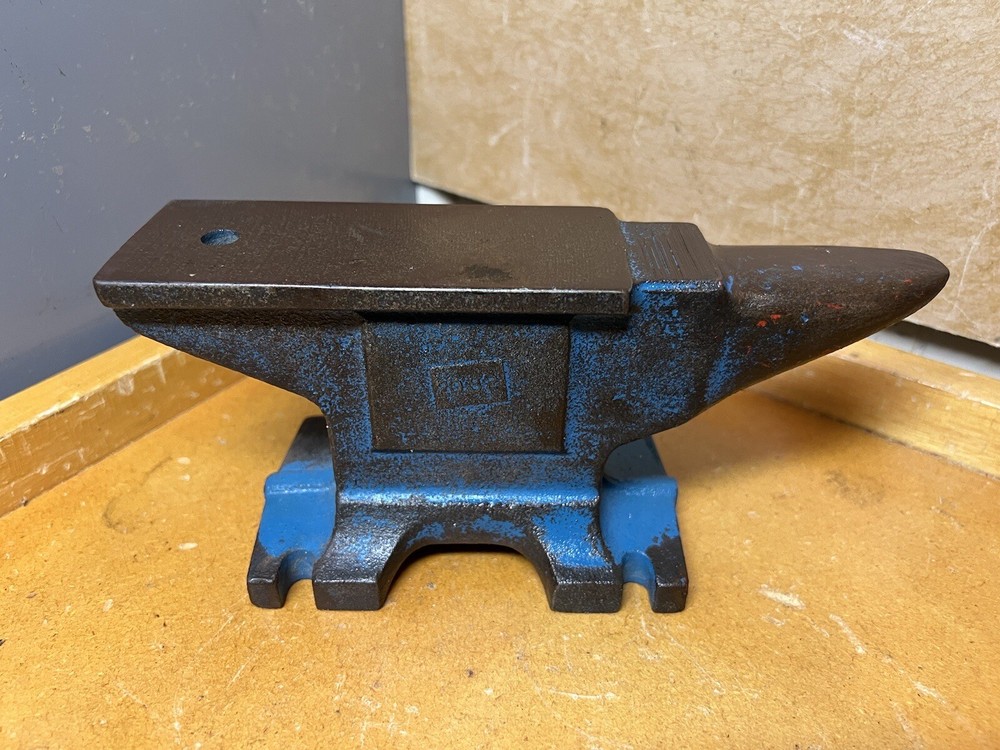 Vintage Anvil 7.70 Lbs.