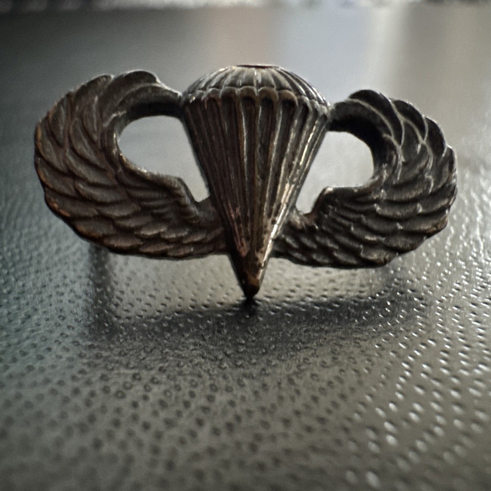 US Army Paratrooper Wings-Pinch Back-Silver Tone