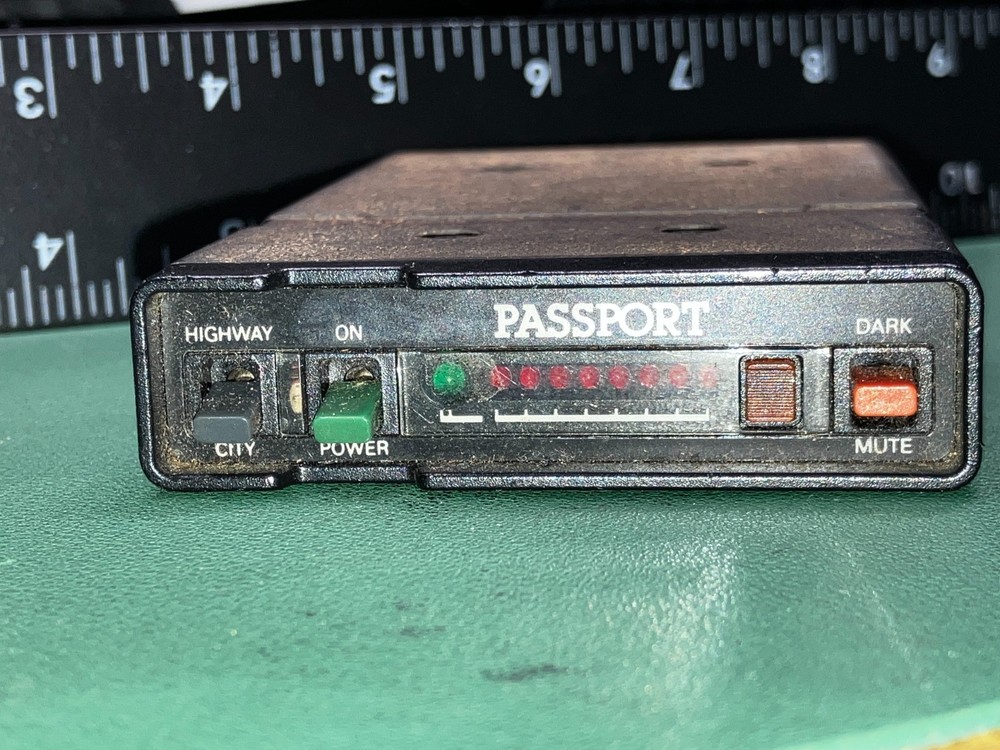 VTG 80's Escort Passport Cincinnati Microwave Radar Detector Powers On UNTESTED!