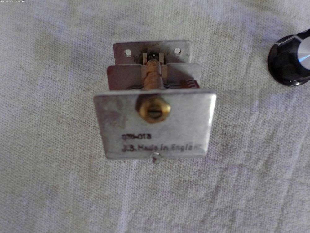 NICE WIDE SPACED CAPACITOR DUAL SECTION 5 TO 50PF PER SECTION (100PF TOTAL)