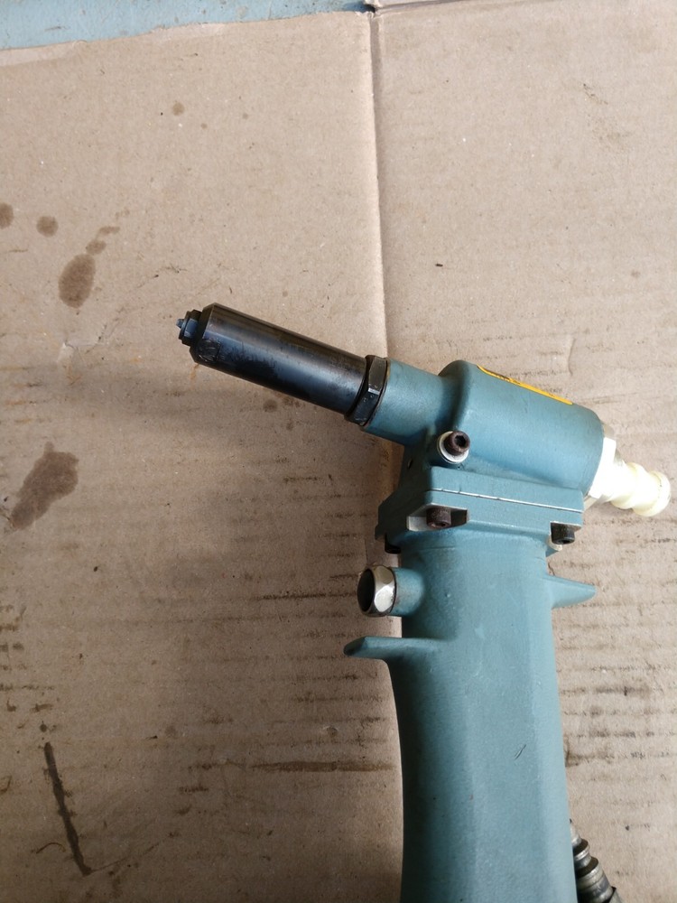 Cherry G743 Riveter rivet pneumatic
