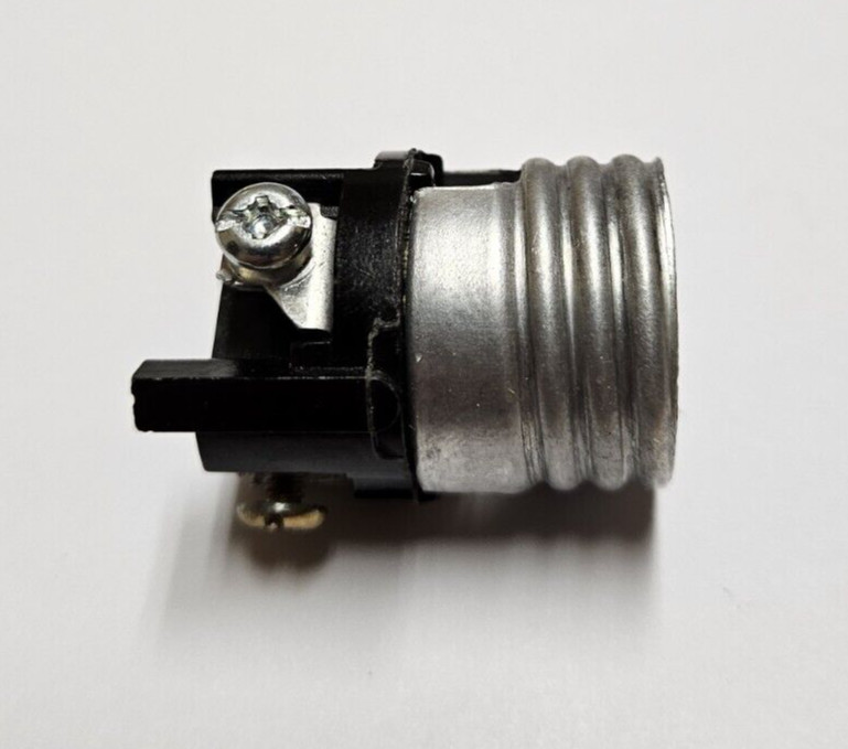 LEVITON FULL KEYLESS INTERIOR LAMP SOCKET LAMP PART NEW 48204JB