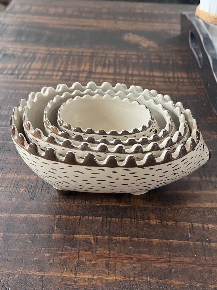 Creative Co-Op Hedgehog Measuring Cups 4 Sizes