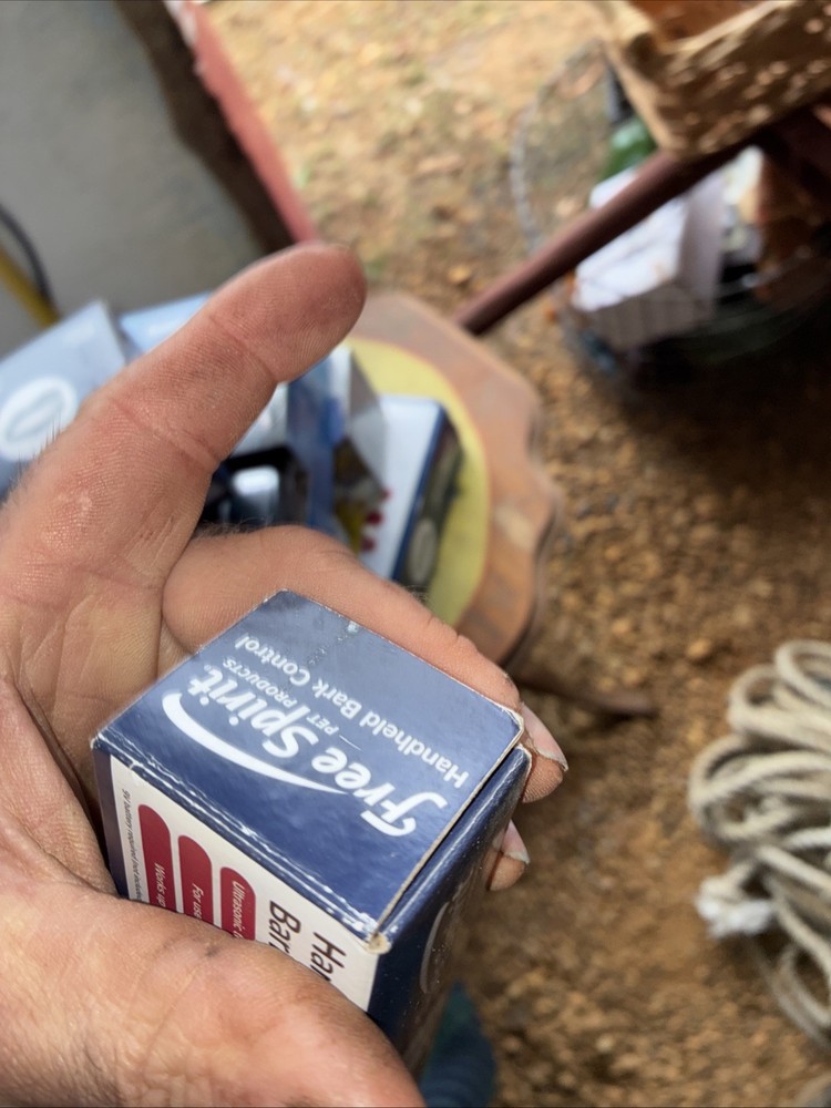 FreeSpirit Handheld Dog Training Device Stop Barking Control New Sealed Box