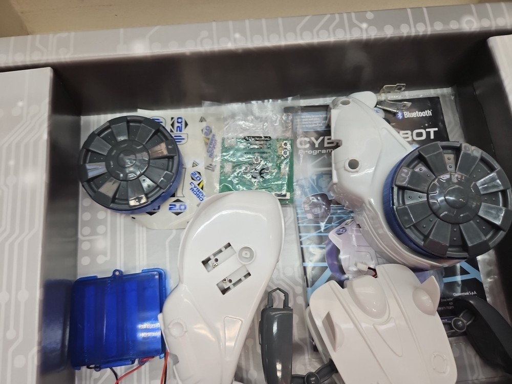 Clementoni Technologic Programmable Cyber Robot