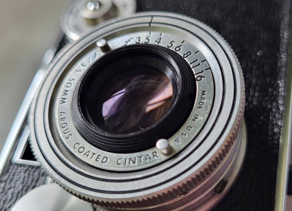 Argus C3 35mm Rangefinder with Case and Flash