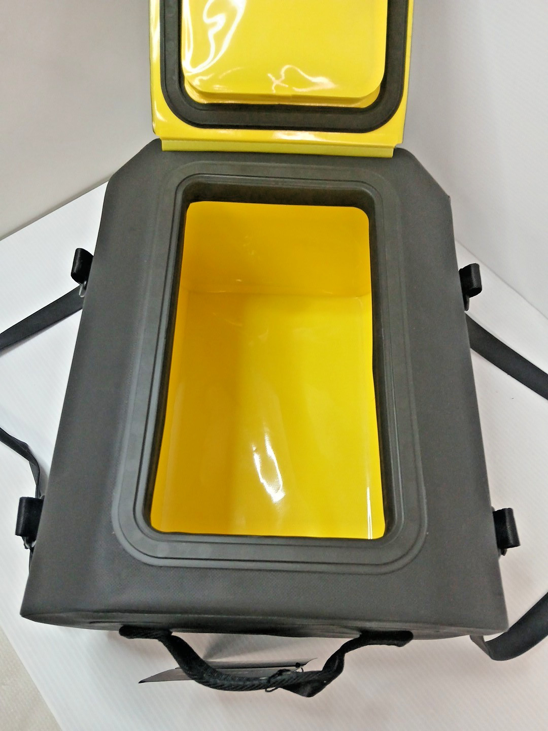 Sea-Doo 14 L Cooler Bag 295100965 Magnetic Clousure, Hardlined Interior Straps