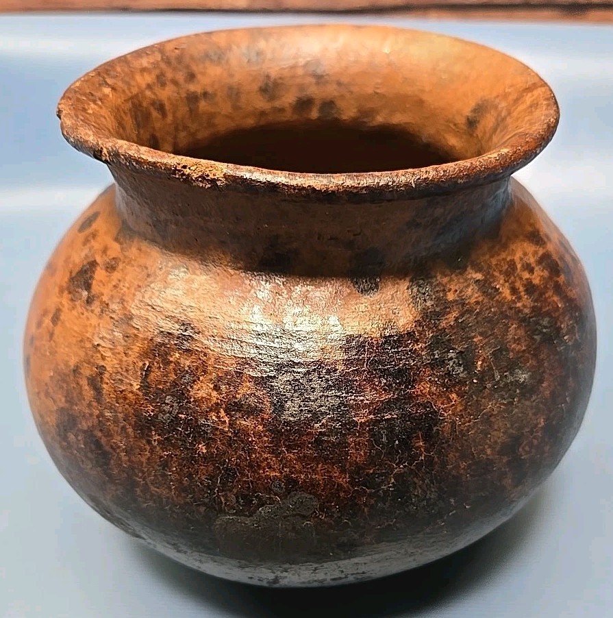 Antique Native American Indian Olla Pine Pitch Water Pot-- Navajo?