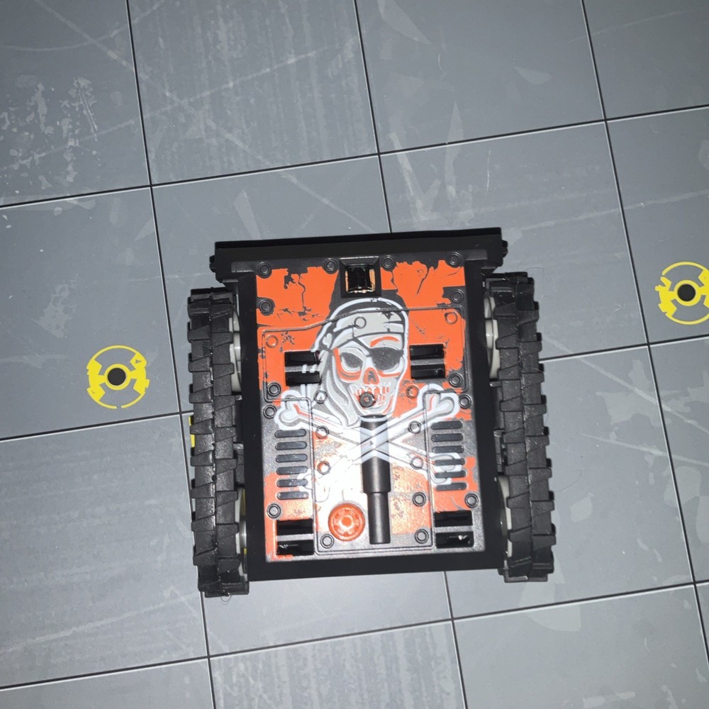 HEXBUG BatteBots Rusty & Tombstone and 4 customizable battlebots