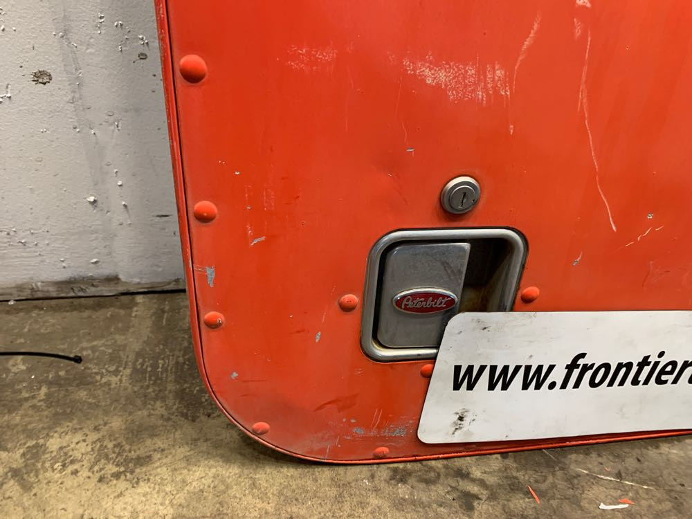 Peterbilt Door (606-13173)