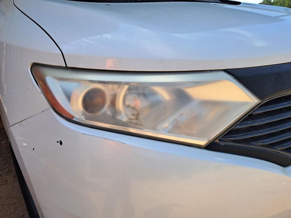 QUEST 2013 Glove Box 4768999