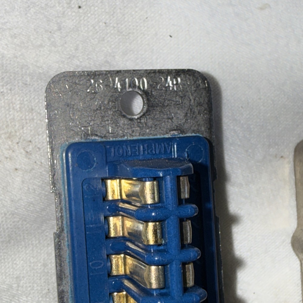 AMPHENOL 26-4100-24P Rectangular Power Connector New