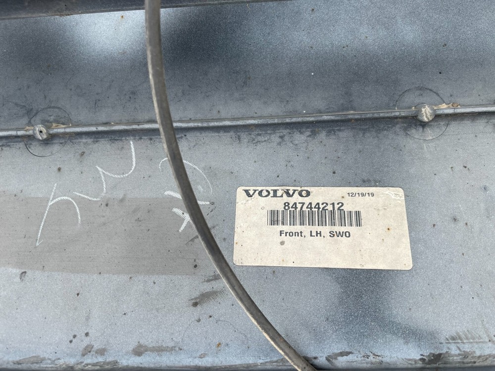 84744212 Volvo Step Fairing Front Left Driver Side