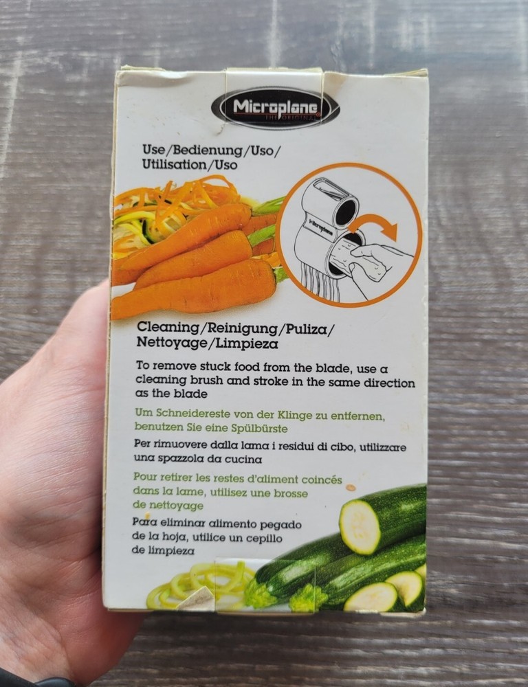 Microplane Spiral Cutter Handheld Black Small