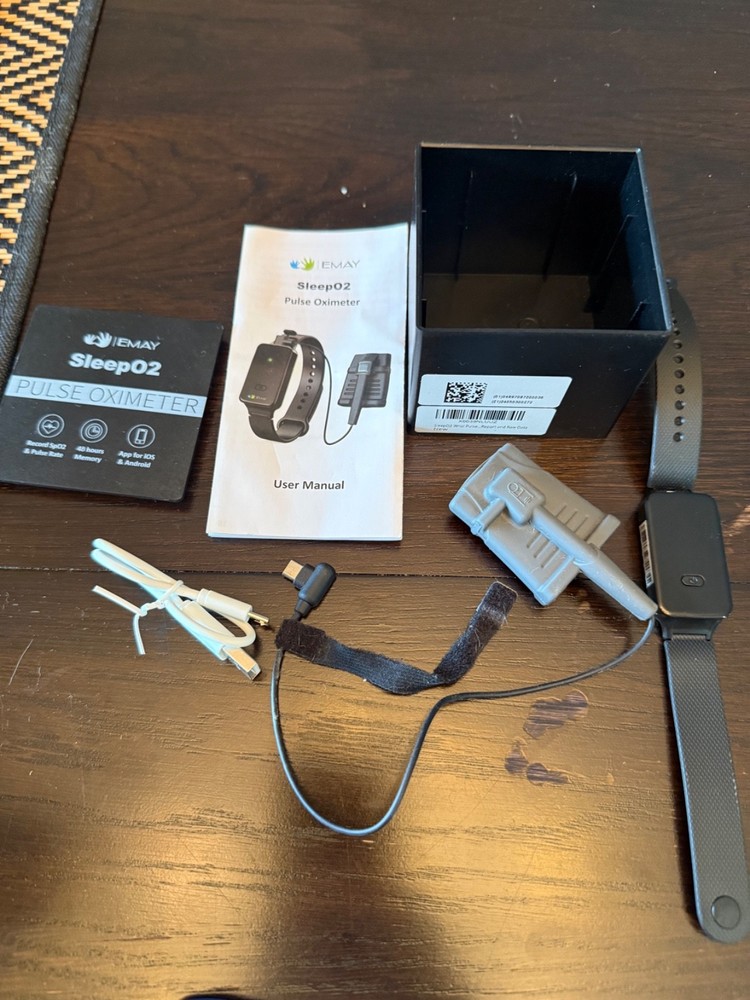 EMAY Sleep02 Oxygen Pulse Oximeter (iOS and Android)