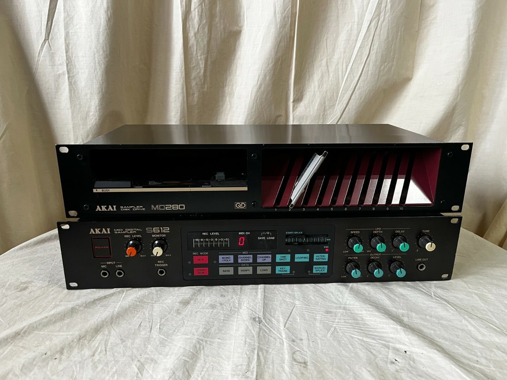 Akai S612 MIDI DIGITAL SAMPLER & MD280 SAMPLER DISK DRIVE w/ disk