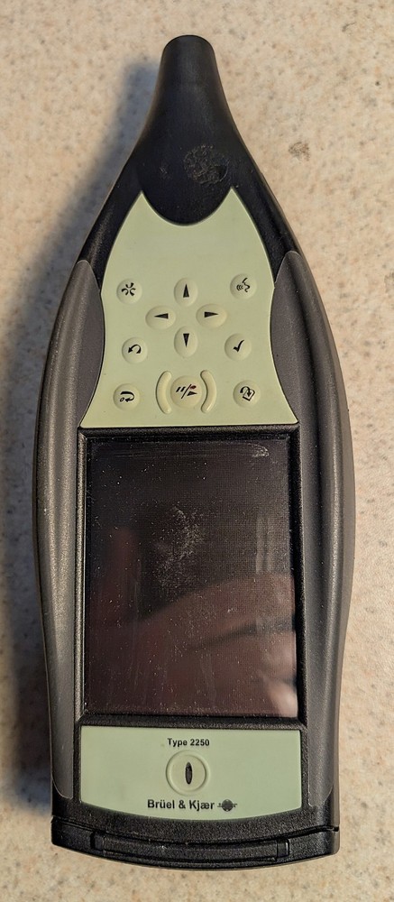 Bruel & Kjaer B&K 2250 Sound Level Meter Analyzer