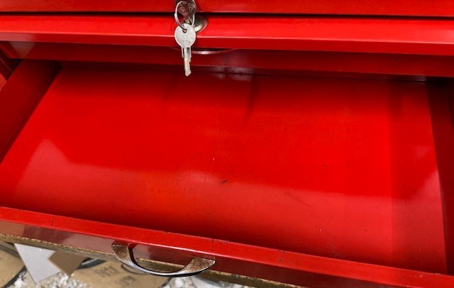 Vintage DAYTON 3 Drawer Intermediate Middle Tool Box Toolbox With Keys