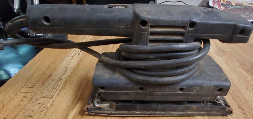 BLACK & DECKER 7448 FINISHING SANDER