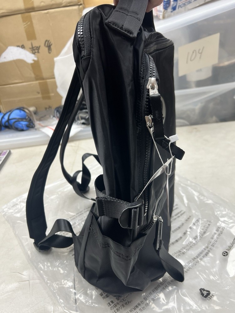 Lululemon Black Men's Medium Backpack Adjustable Strap Bottle Pocket