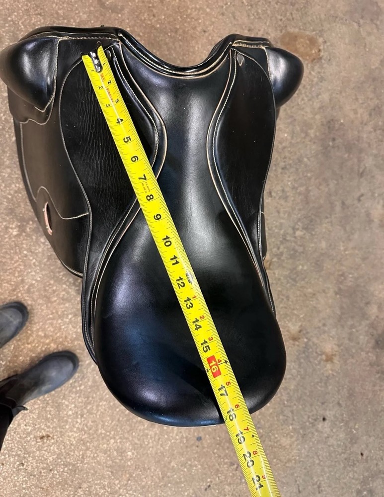 Gorgeous 18" PS Saddle