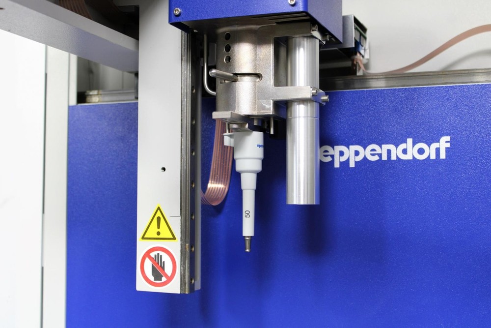 Eppendorf epMotion 5070 Robotic Pipette Liquid Handler w/ 50uL Tool & Controller