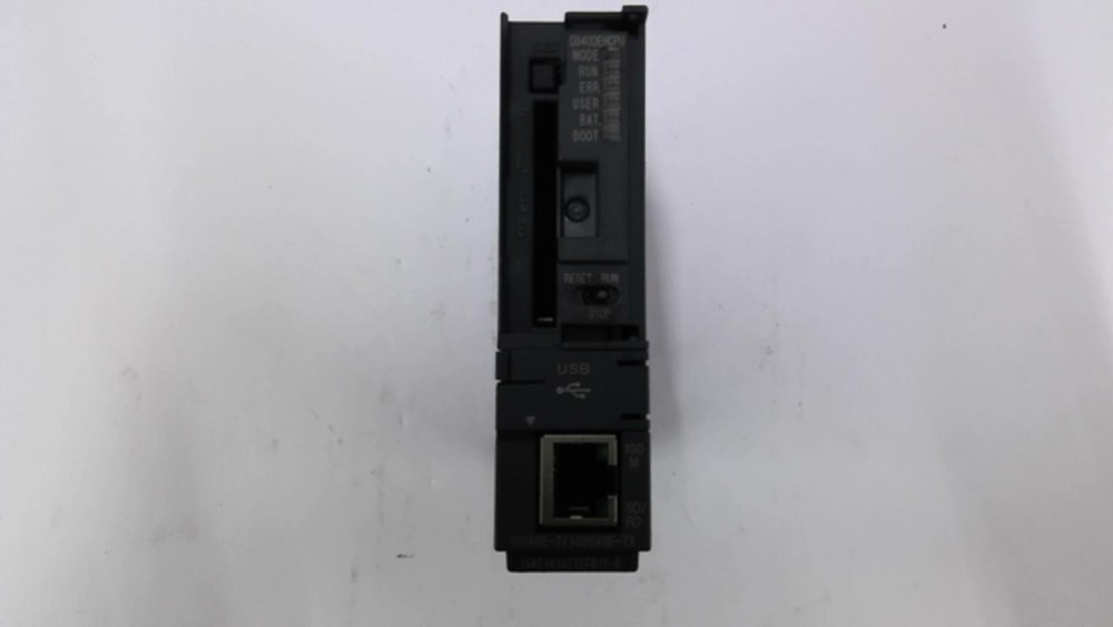 Mitsubishi Q04UDEHCPU CPU Unit 5 VDC 0.49 A Missing Front Cover