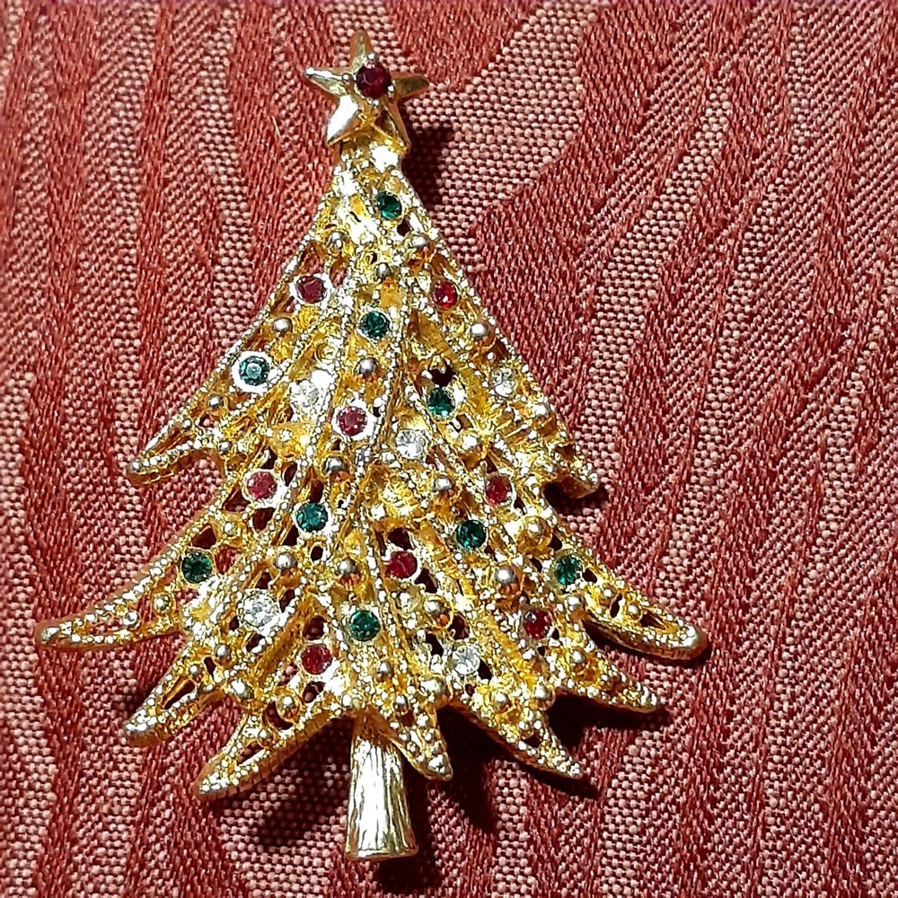 CHRISTMAS TREE Multicolor Rhinestone Gold Tone Open Work Brooch/Pin