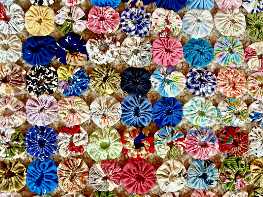 Handcrafted Patchwork Cotton Yo-Yo Quilt Baby 39” x 45”