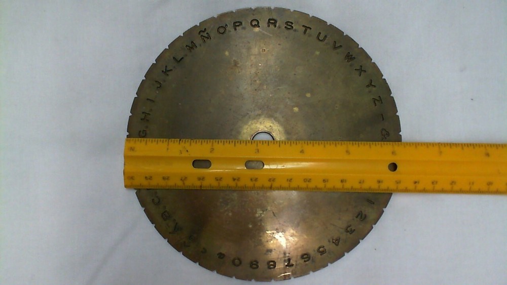 Plate for inside ring engraver